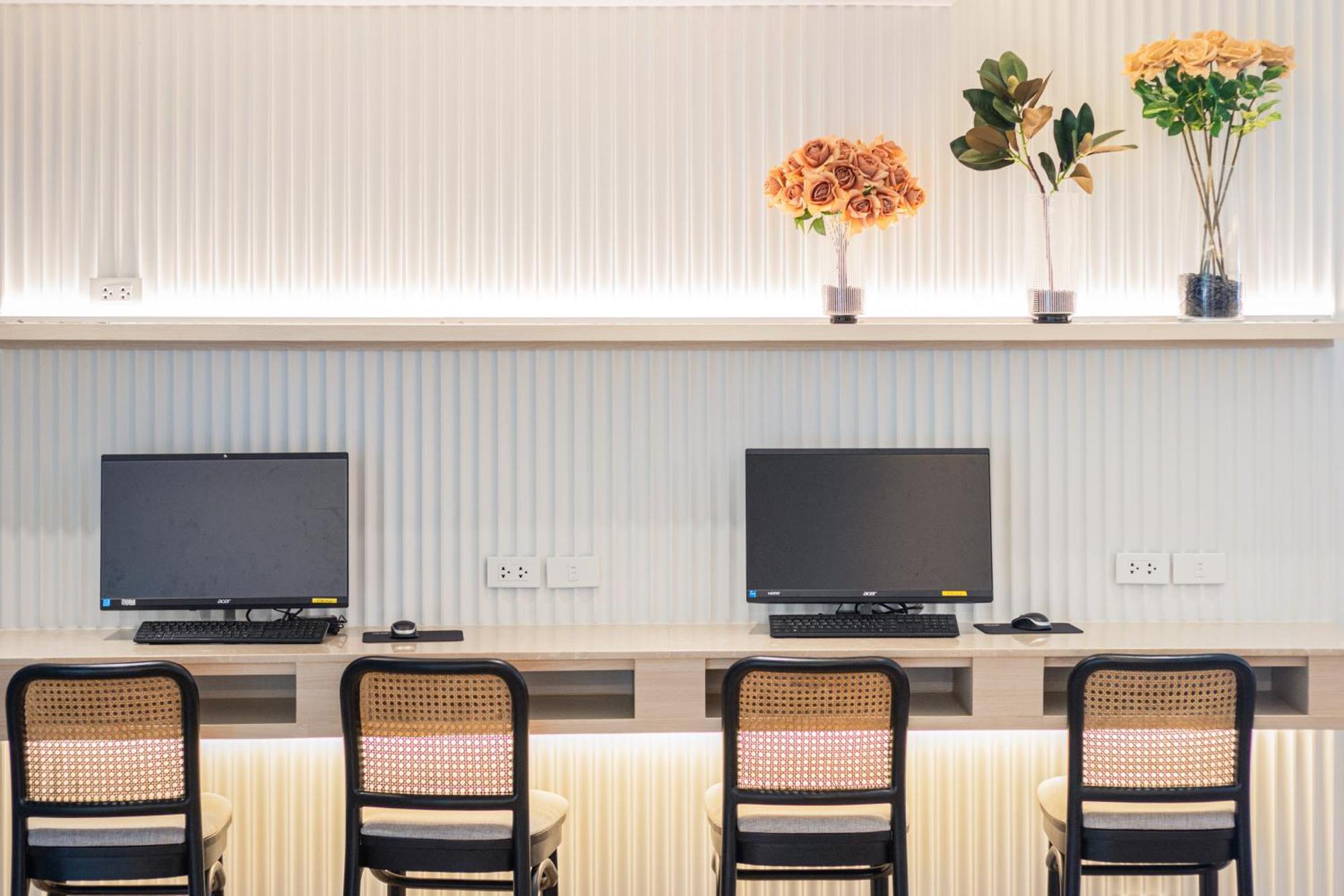 Blue Hippo Hotel Bangkok Bagian luar foto